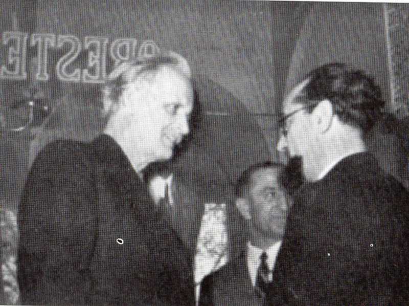 Lecco, 1° maggio 1952, il Prof. A. Piccard a colloquio col vice-sindaco, Prof. Luigi Colombo e Pietro Vassena.