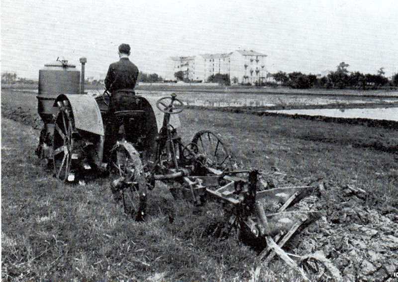 Trattore con motore a gassogeno